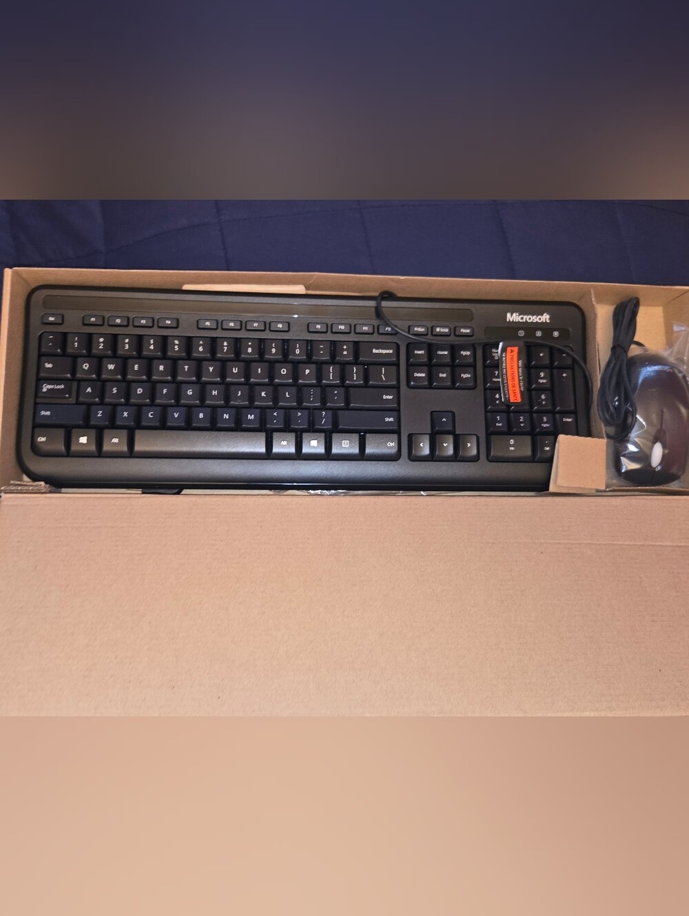 Microsoft Wired Keyboard 400 Model 1576 and Optical Mouse Black USB Set